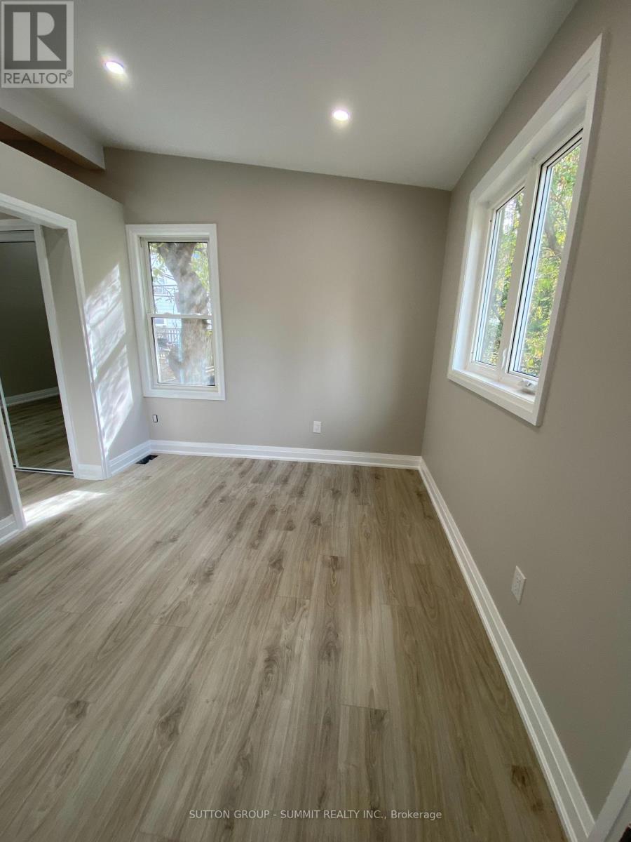 8 - 239 Main Street, King, ON - Indoor Photo Showing Other Room