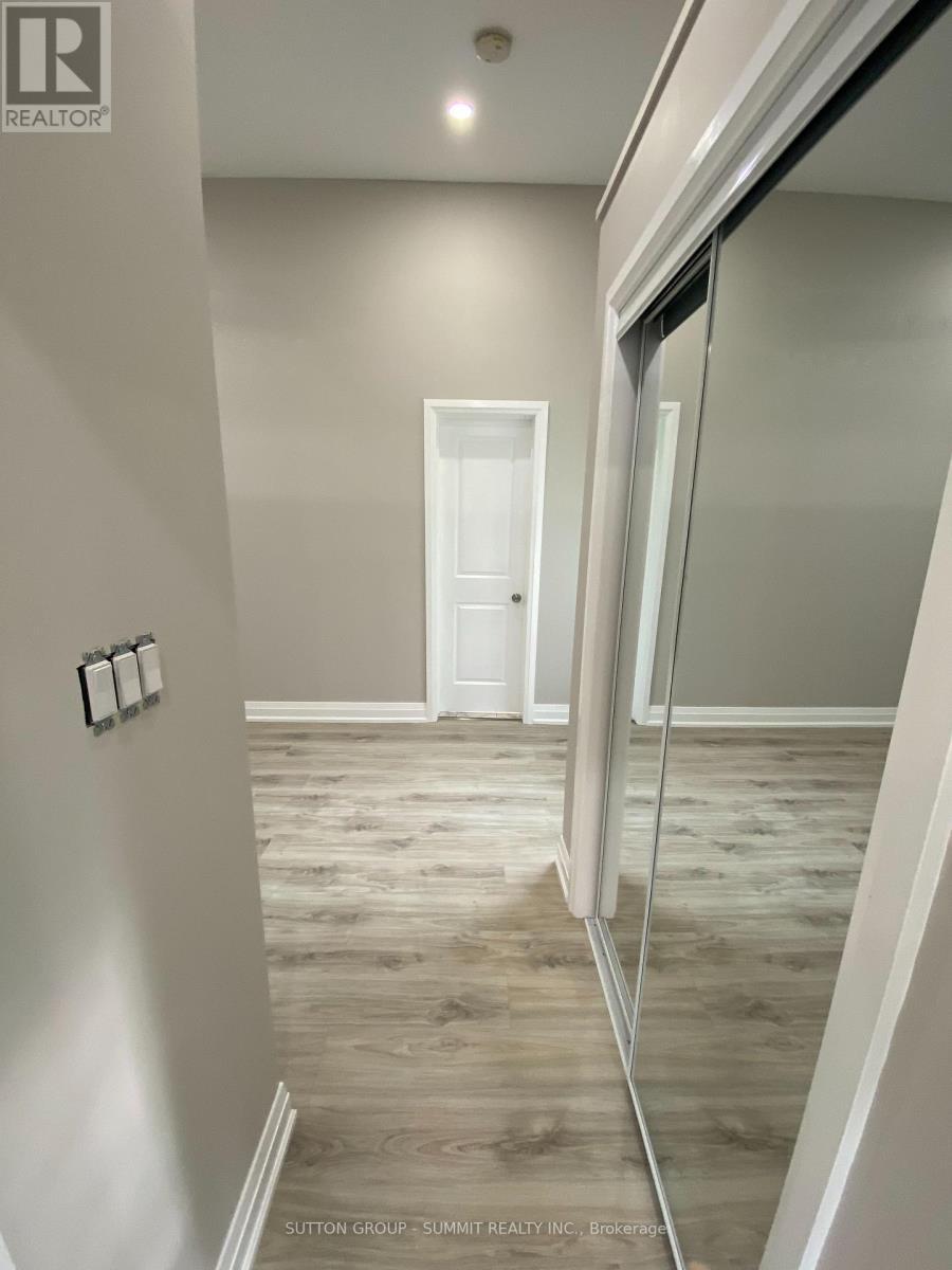 8 - 239 Main Street, King, ON - Indoor Photo Showing Other Room