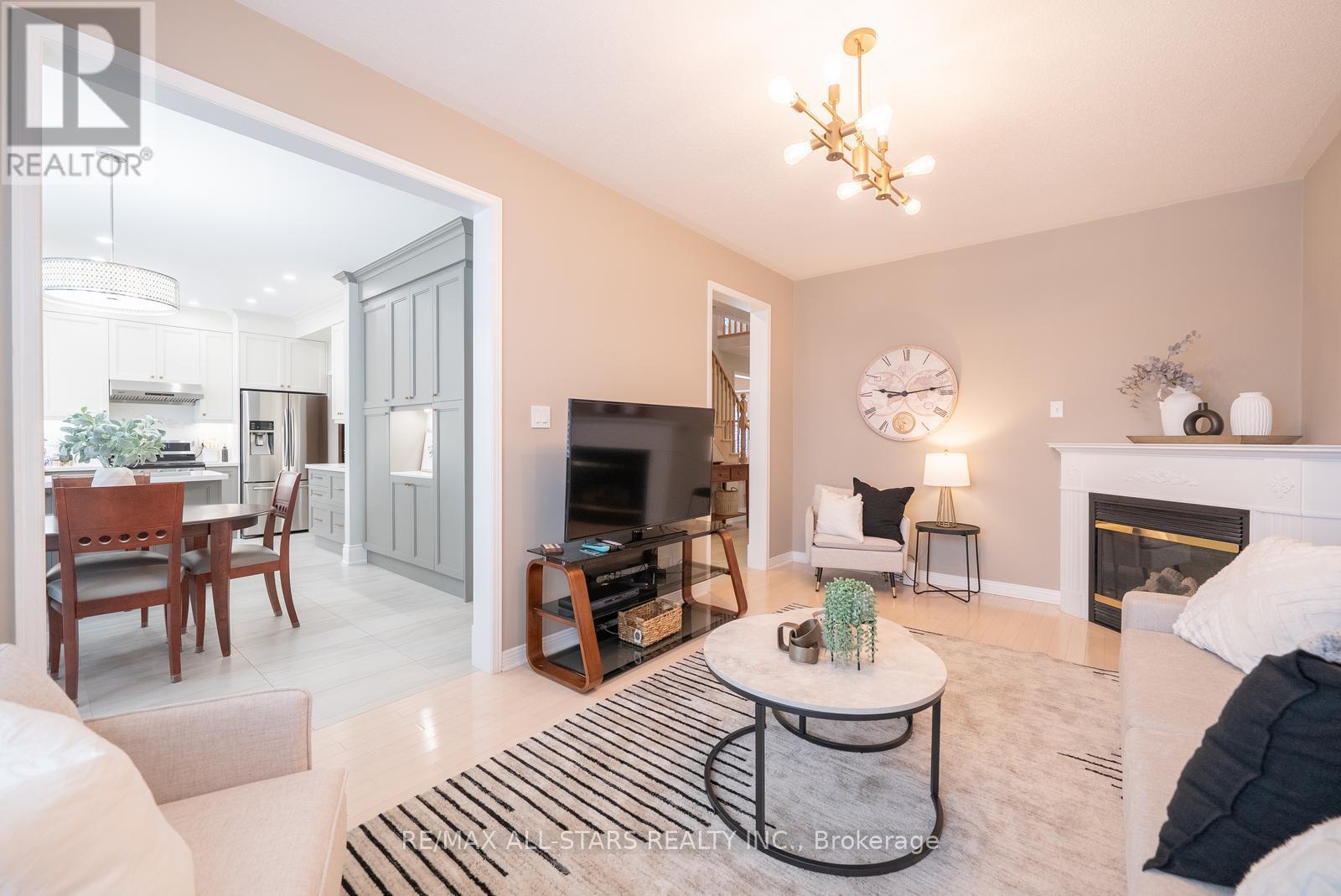 176 Manhattan Drive, Markham, ON - Indoor Photo Showing Living Room With Fireplace
