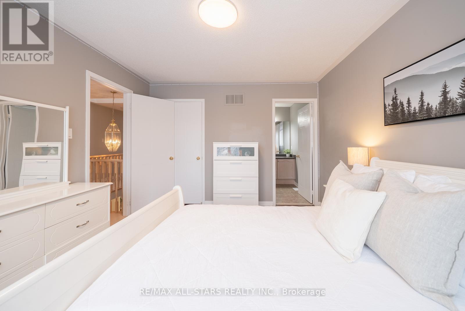 176 Manhattan Drive, Markham, ON - Indoor Photo Showing Bedroom