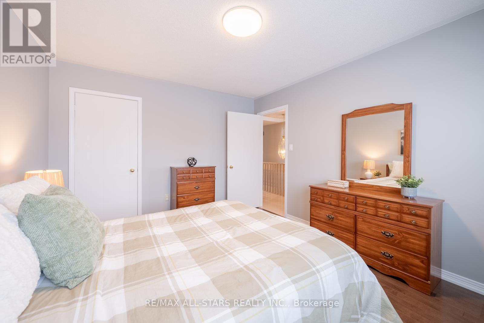 176 Manhattan Drive, Markham, ON - Indoor Photo Showing Bedroom