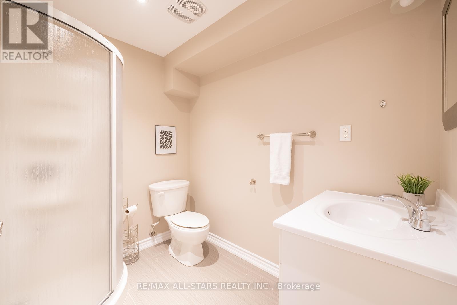 176 Manhattan Drive, Markham, ON - Indoor Photo Showing Bathroom