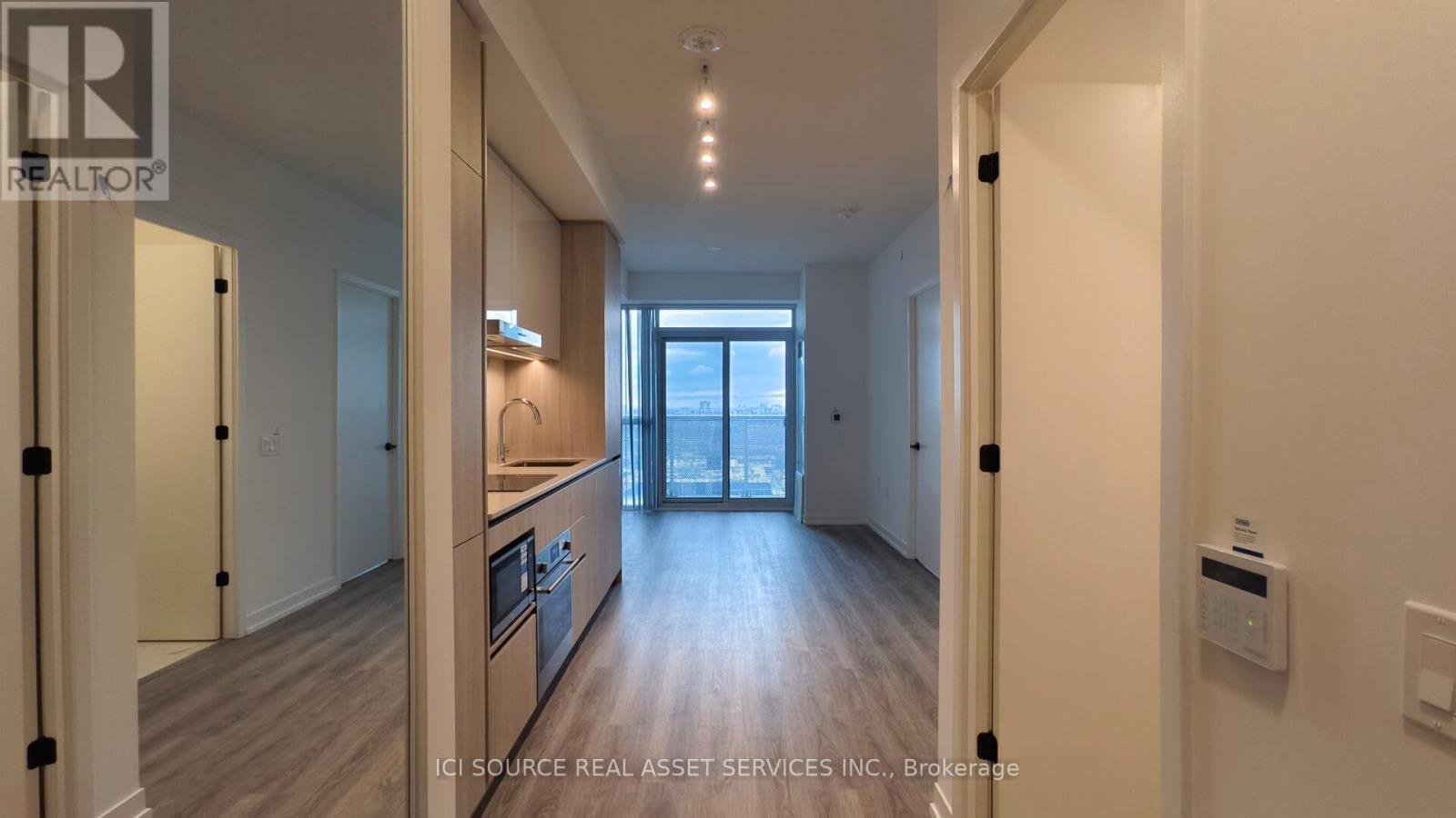 2311 - 8 Interchange Way, Vaughan, ON - Indoor Photo Showing Other Room