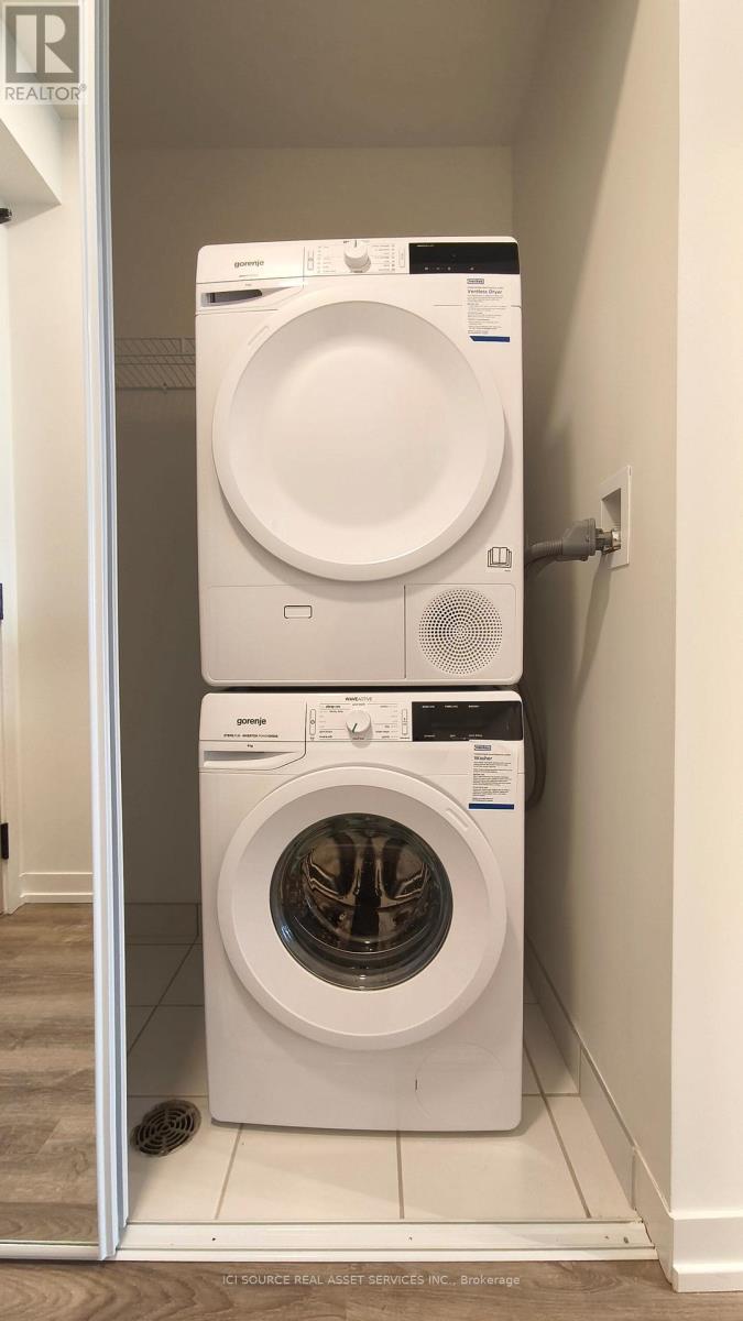 2311 - 8 Interchange Way, Vaughan, ON - Indoor Photo Showing Laundry Room