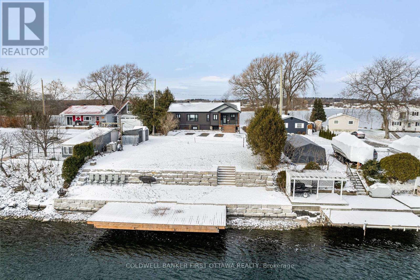 Easy level walk to the waterfront - 38 Tuttle Point Road, Edwardsburgh/Cardinal, ON - Outdoor With Body Of Water