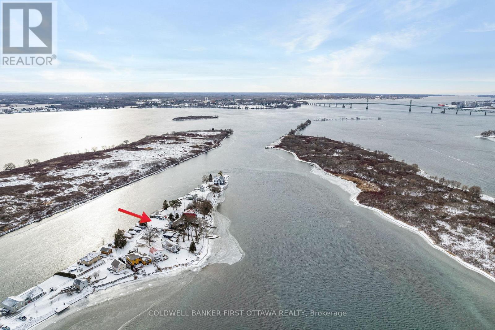 Full views of majestic ships passing by - 38 Tuttle Point Road, Edwardsburgh/Cardinal, ON - Outdoor With Body Of Water With View