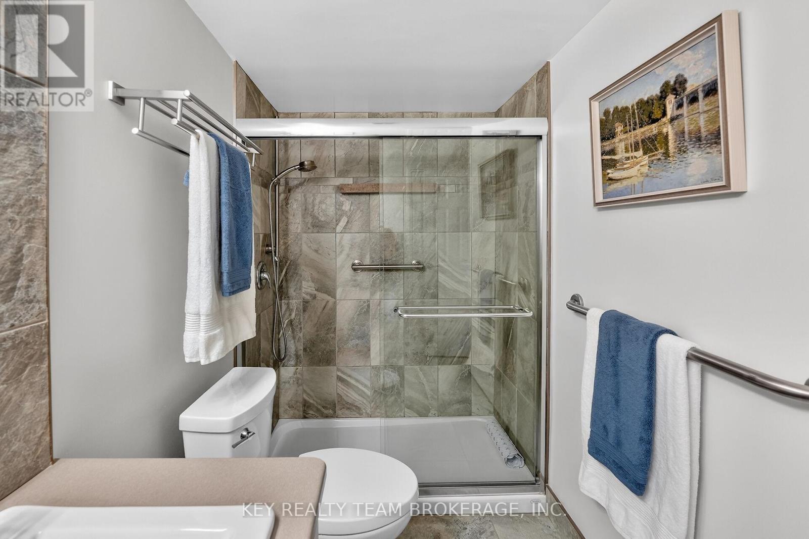 1107 - 15 Towering Heights Boulevard, St. Catharines (Glendale/Glenridge), ON - Indoor Photo Showing Bathroom