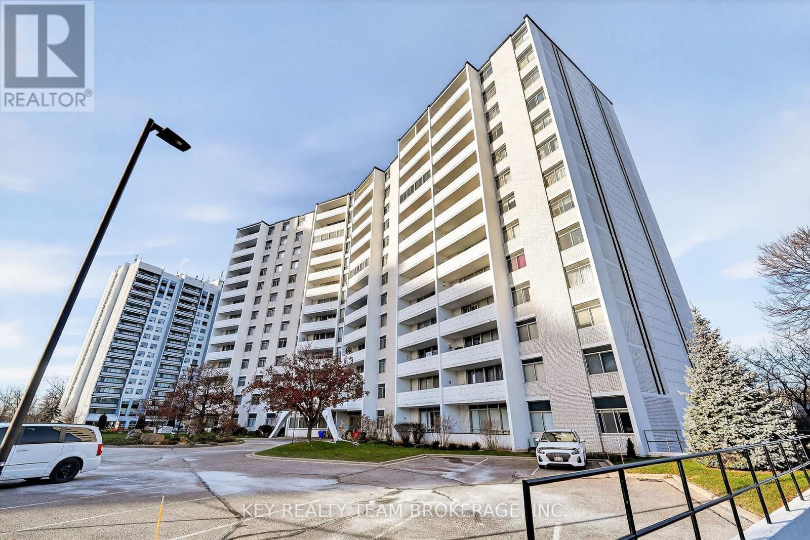 1107 - 15 Towering Heights Boulevard, St. Catharines (Glendale/Glenridge), ON - Outdoor With Balcony With Facade