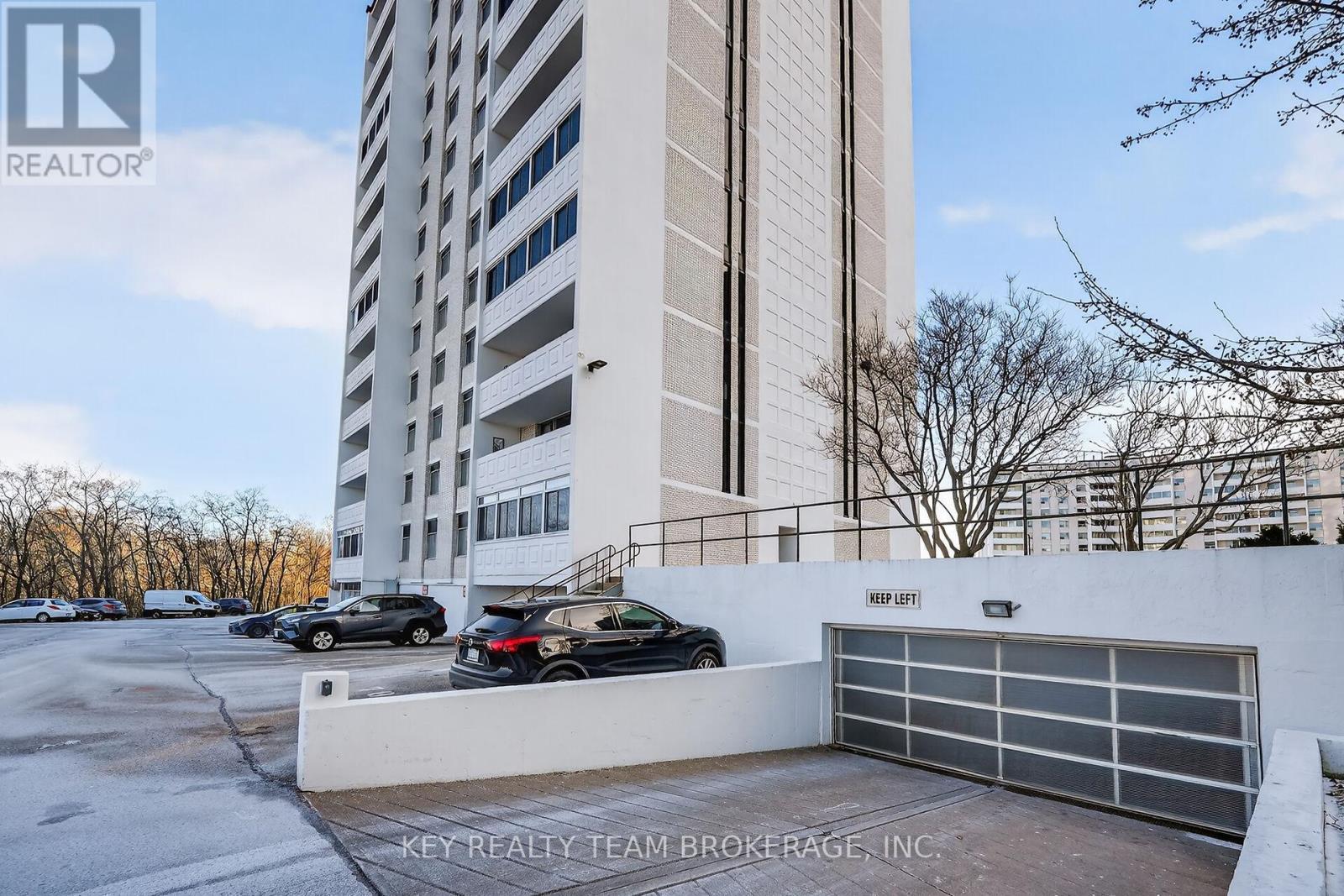 1107 - 15 Towering Heights Boulevard, St. Catharines (Glendale/Glenridge), ON - Outdoor