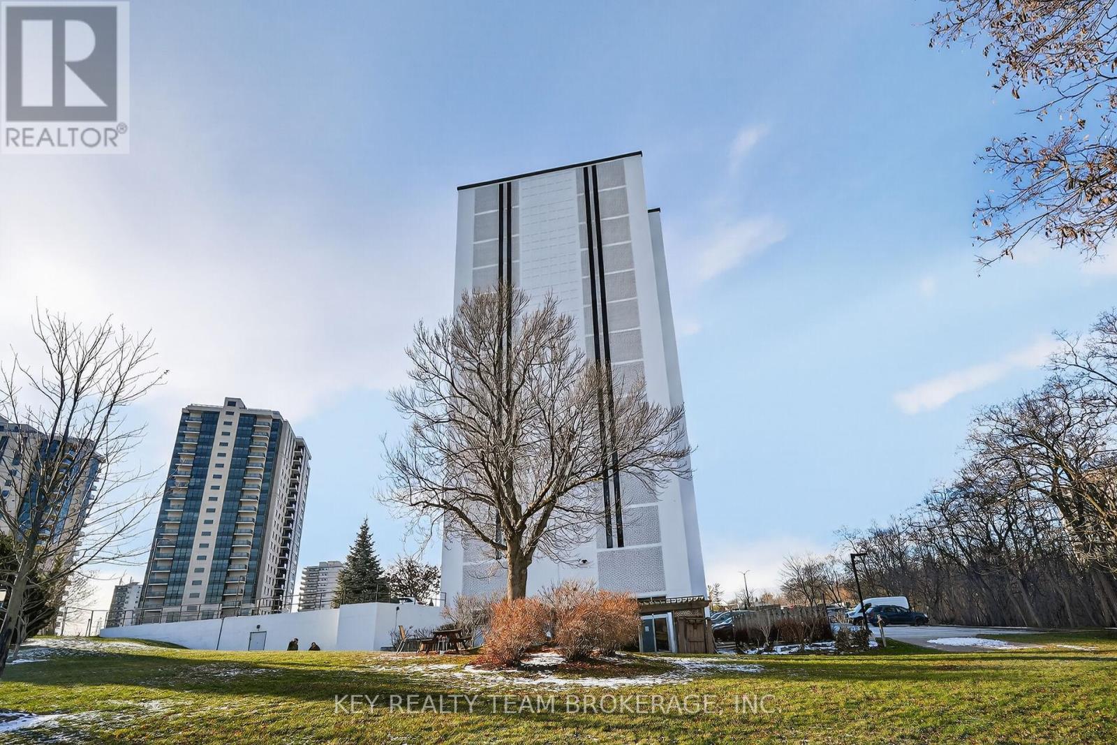 1107 - 15 Towering Heights Boulevard, St. Catharines (Glendale/Glenridge), ON - Outdoor