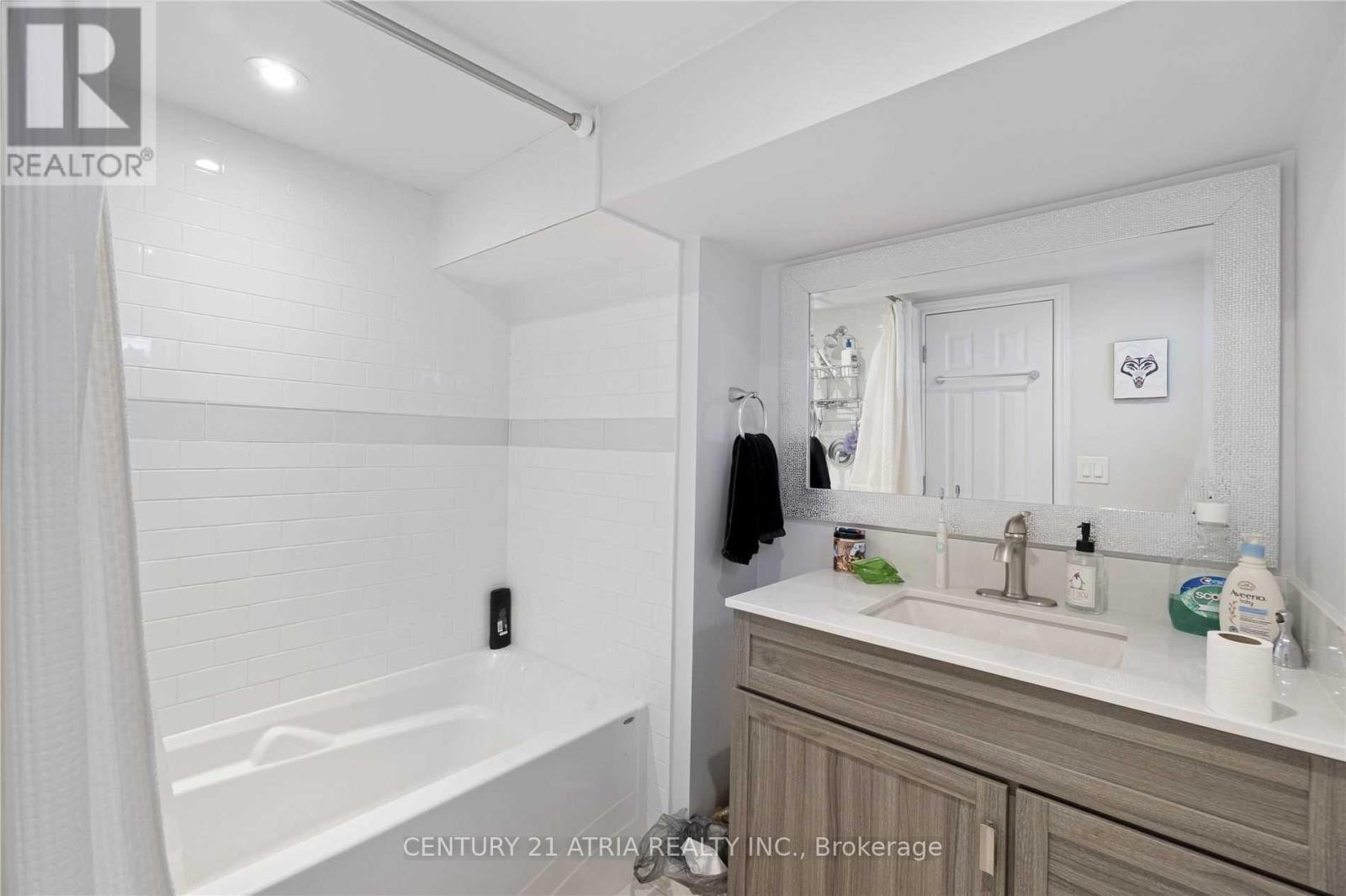 Lower - 107 Murray Drive, Aurora, ON - Indoor Photo Showing Bathroom