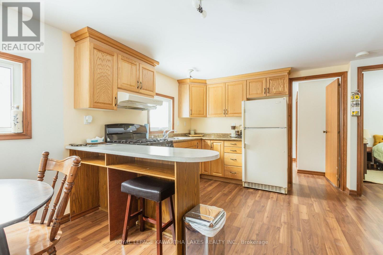 38 Fell Station Drive, Kawartha Lakes (Fenelon Falls), ON - Indoor Photo Showing Kitchen