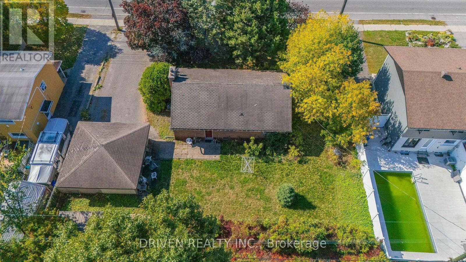 2175 St Laurent Boulevard, Ottawa, ON - Outdoor