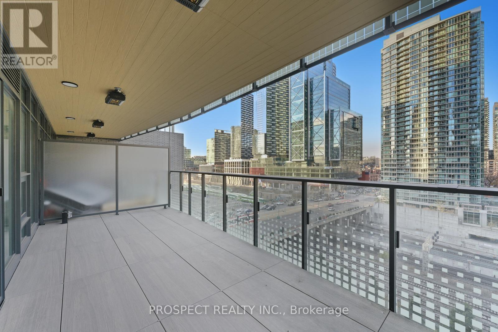 933 - 3 Concord Cityplace Way, Toronto, ON - Outdoor With Exterior