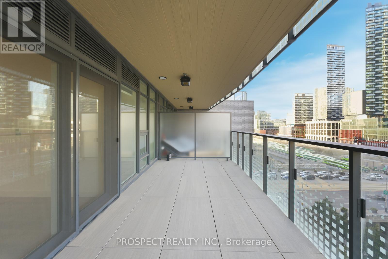 933 - 3 Concord Cityplace Way, Toronto, ON - Outdoor With Exterior