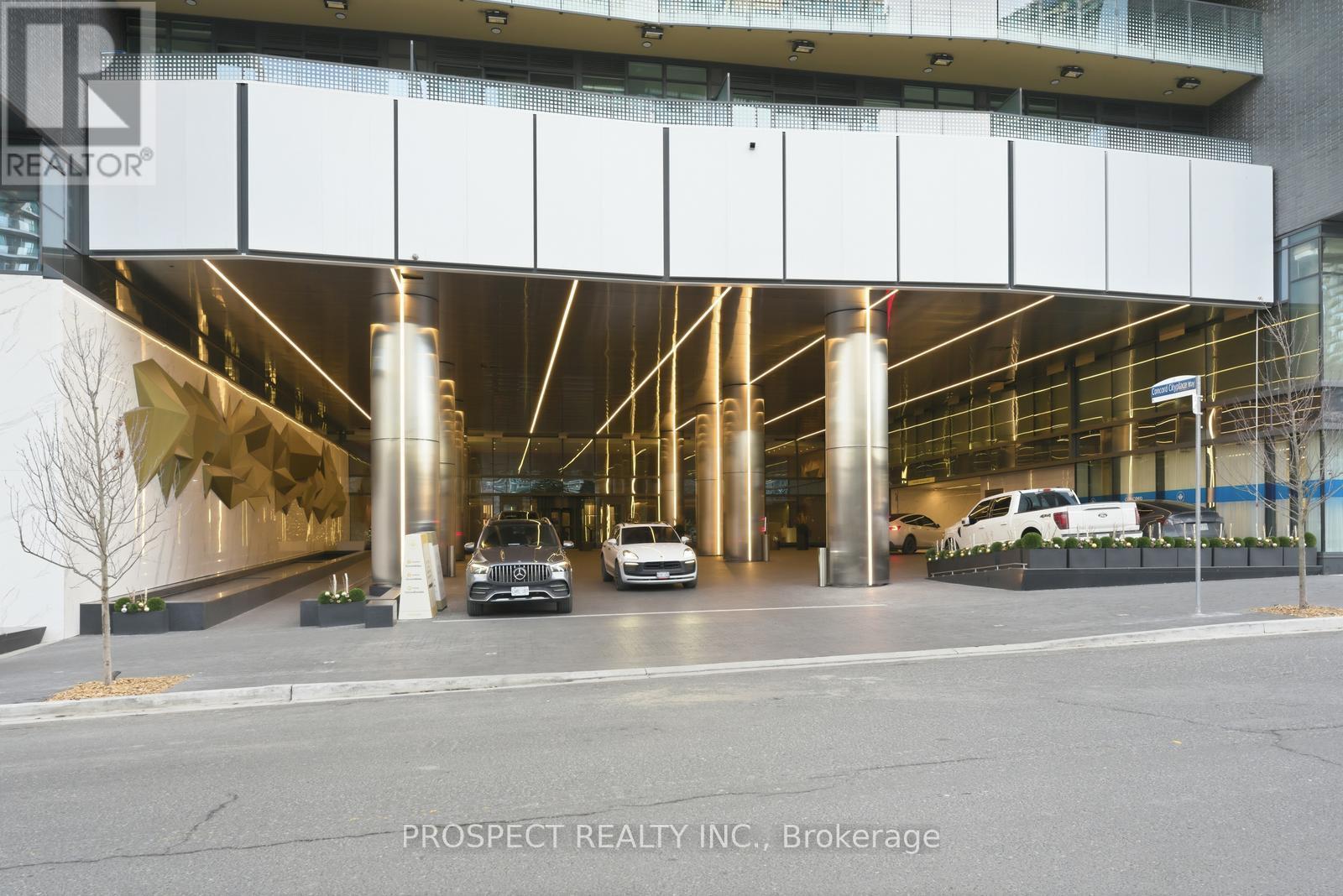 933 - 3 Concord Cityplace Way, Toronto, ON - Outdoor