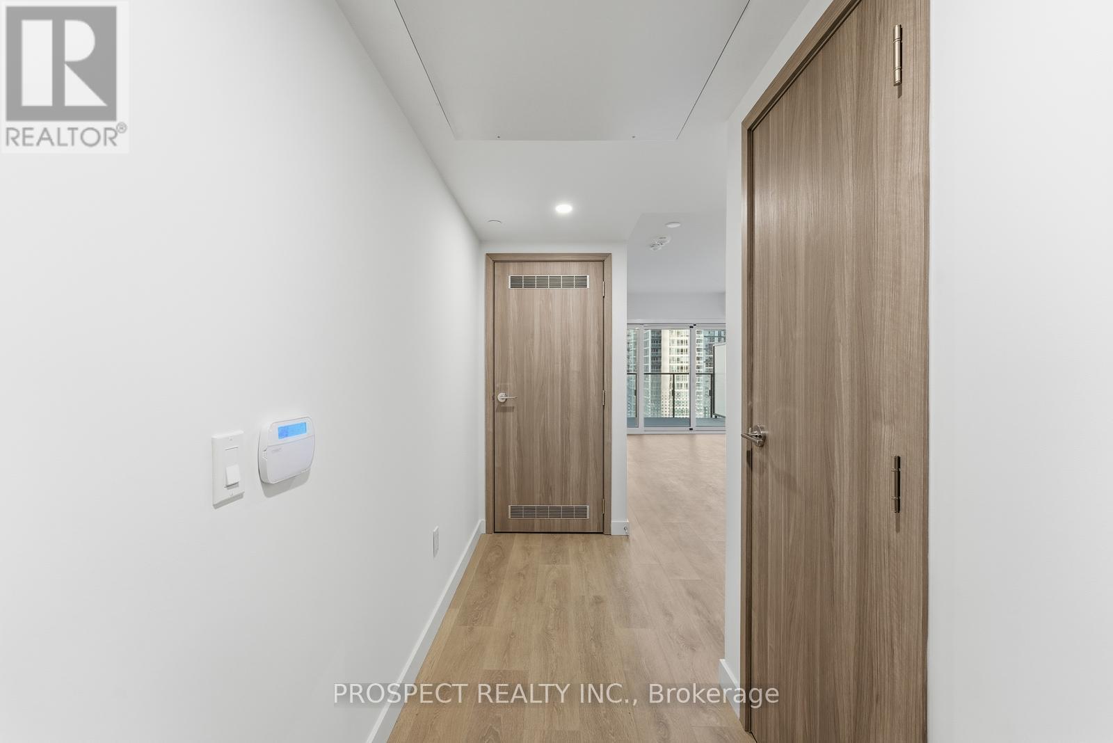 933 - 3 Concord Cityplace Way, Toronto, ON - Indoor Photo Showing Other Room