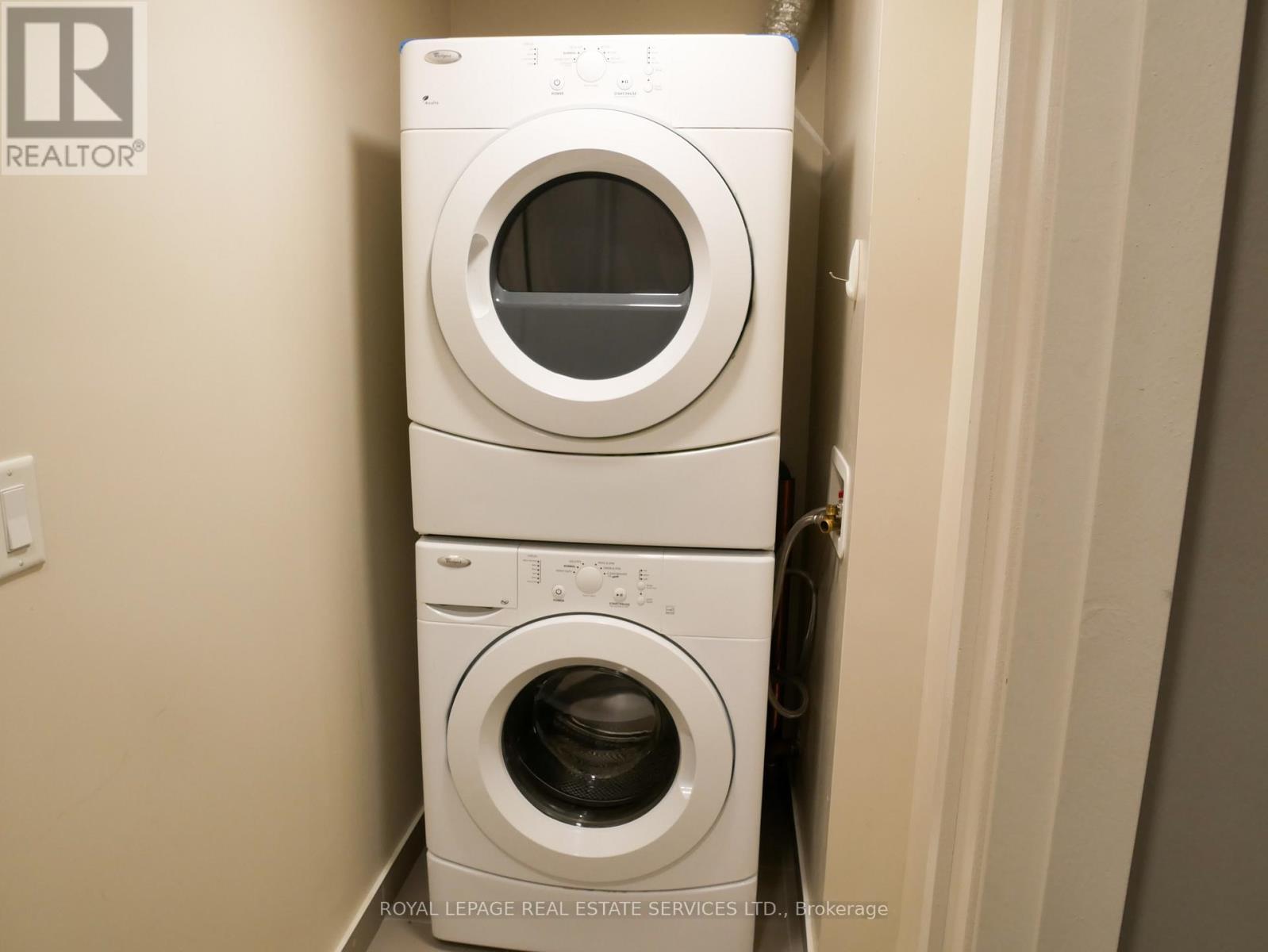 307 - 1185 The Queensway Avenue, Toronto, ON - Indoor Photo Showing Laundry Room