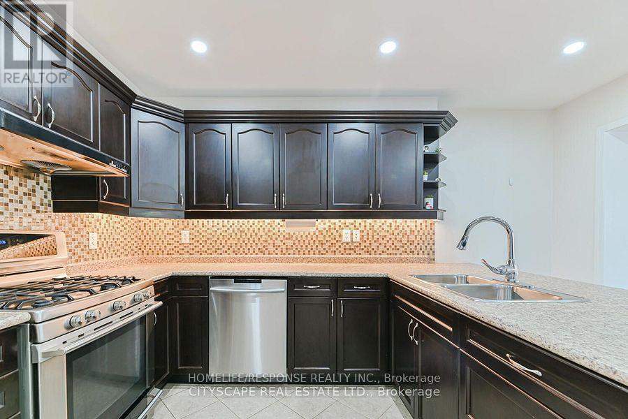 553 Pharo Point, Milton, ON - Indoor Photo Showing Kitchen With Double Sink With Upgraded Kitchen