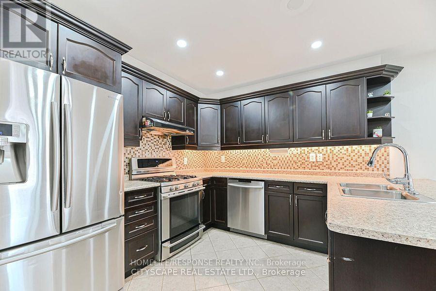 553 Pharo Point, Milton, ON - Indoor Photo Showing Kitchen With Double Sink