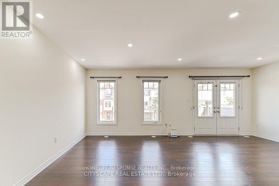 553 Pharo Point, Milton, ON - Indoor Photo Showing Other Room