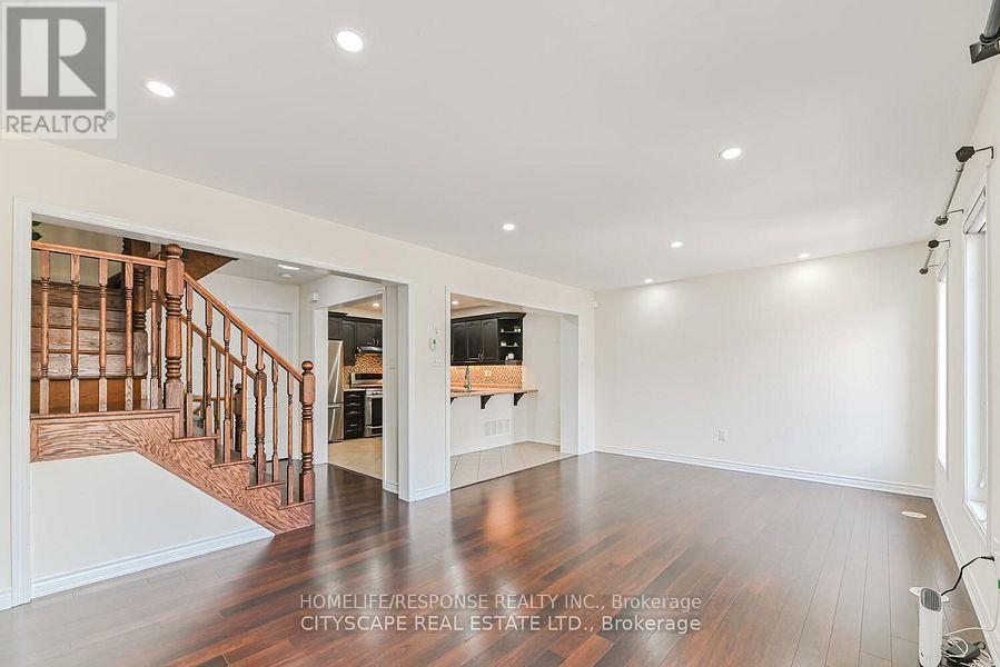 553 Pharo Point, Milton, ON - Indoor Photo Showing Other Room