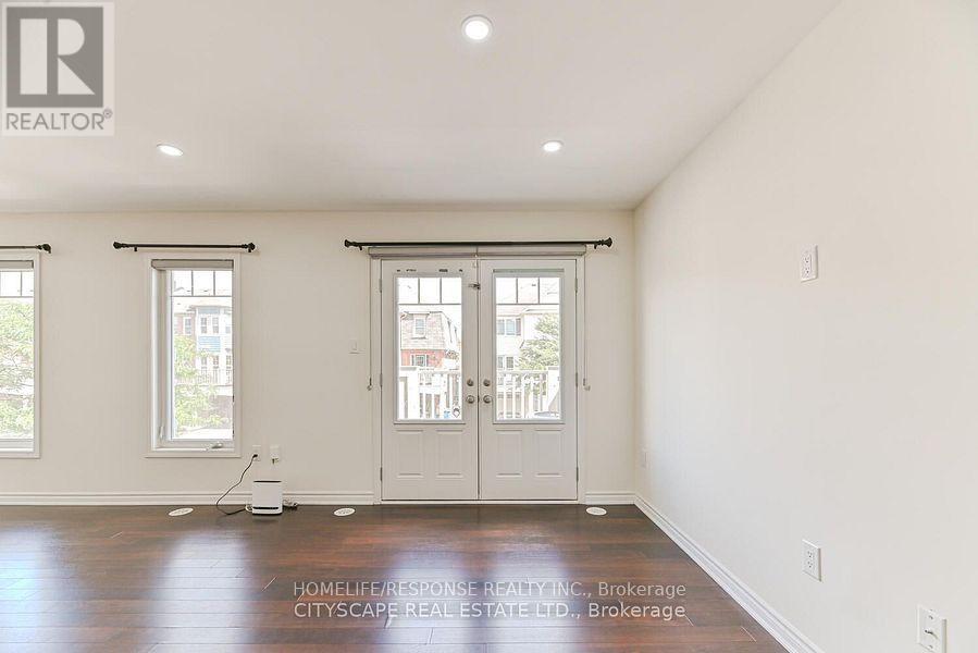 553 Pharo Point, Milton, ON - Indoor Photo Showing Other Room