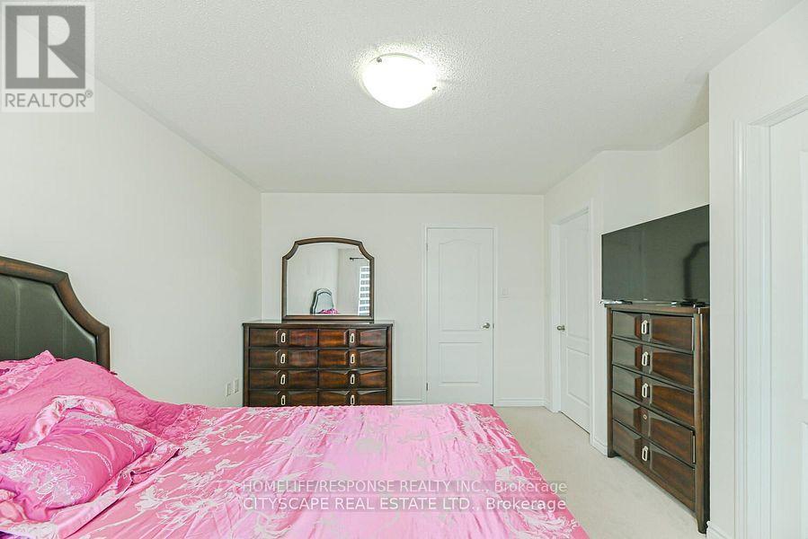 553 Pharo Point, Milton, ON - Indoor Photo Showing Bedroom