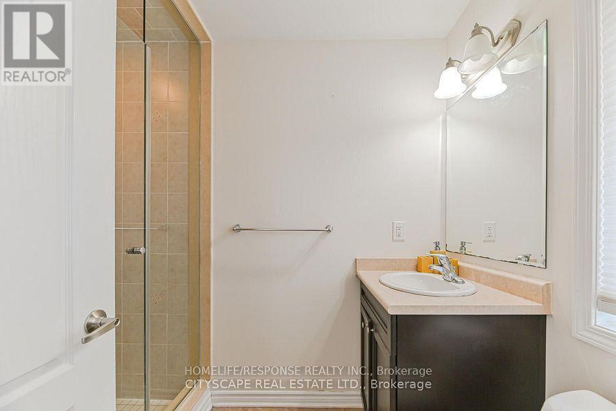 553 Pharo Point, Milton, ON - Indoor Photo Showing Bathroom