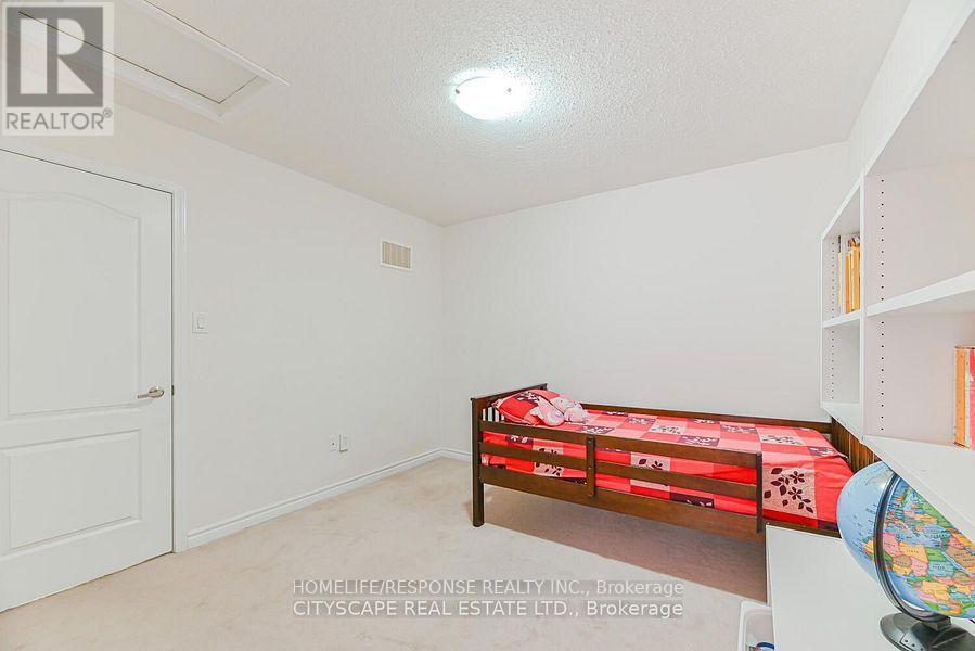 553 Pharo Point, Milton, ON - Indoor Photo Showing Other Room