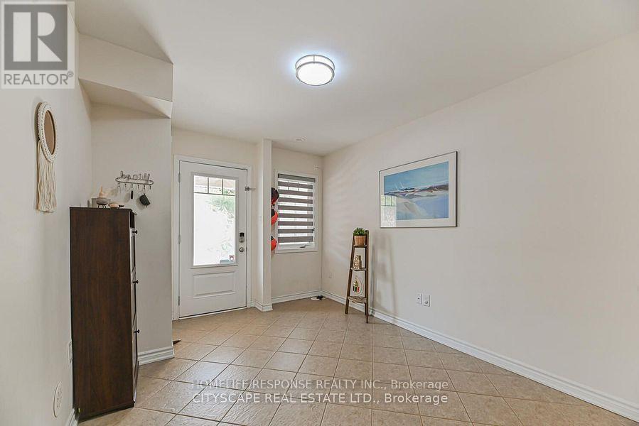 553 Pharo Point, Milton, ON - Indoor Photo Showing Other Room