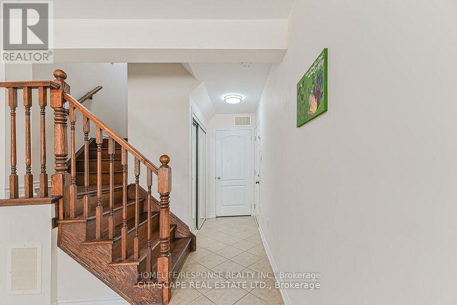 553 Pharo Point, Milton, ON - Indoor Photo Showing Other Room