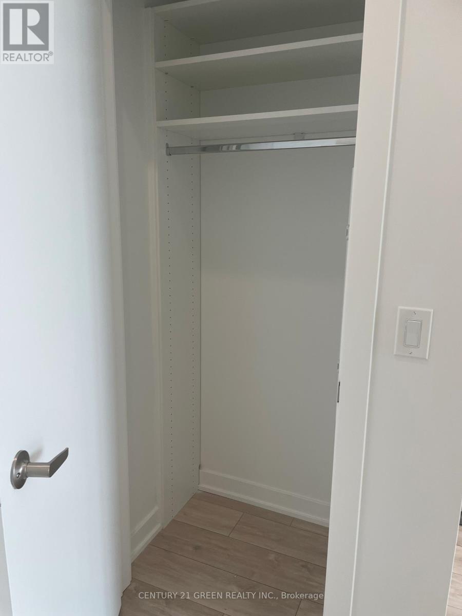 D810 - 720 Whitlock Avenue, Milton, ON - Indoor