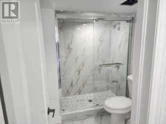 8 Benhurst Crescent, Brampton, ON - Indoor Photo Showing Bathroom