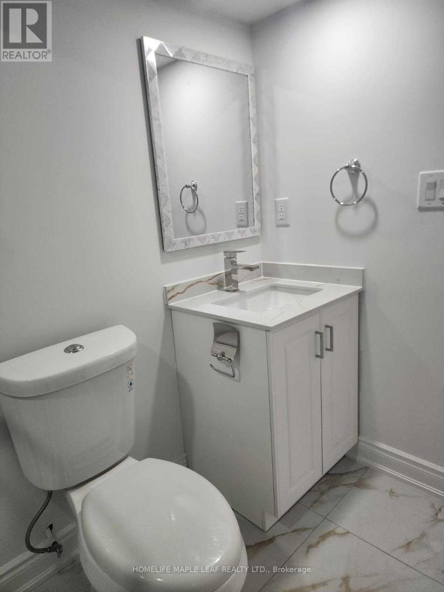 8 Benhurst Crescent, Brampton, ON - Indoor Photo Showing Bathroom