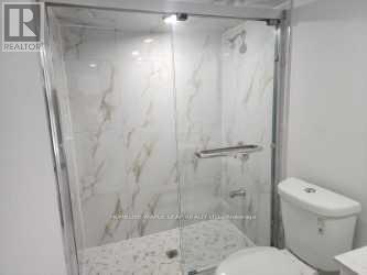 8 Benhurst Crescent, Brampton, ON - Indoor Photo Showing Bathroom