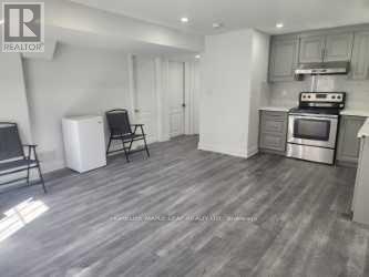 8 Benhurst Crescent, Brampton, ON - Indoor Photo Showing Kitchen With Stainless Steel Kitchen
