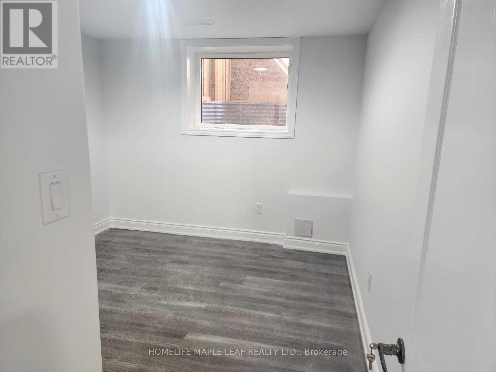 8 Benhurst Crescent, Brampton, ON - Indoor Photo Showing Other Room