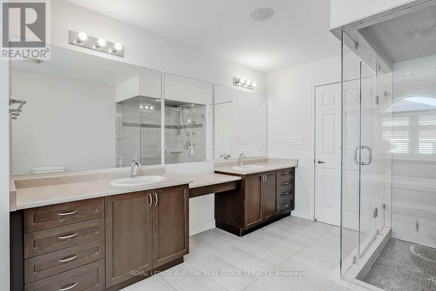 3124 Velebit Park Boulevard, Burlington, ON - Indoor Photo Showing Bathroom