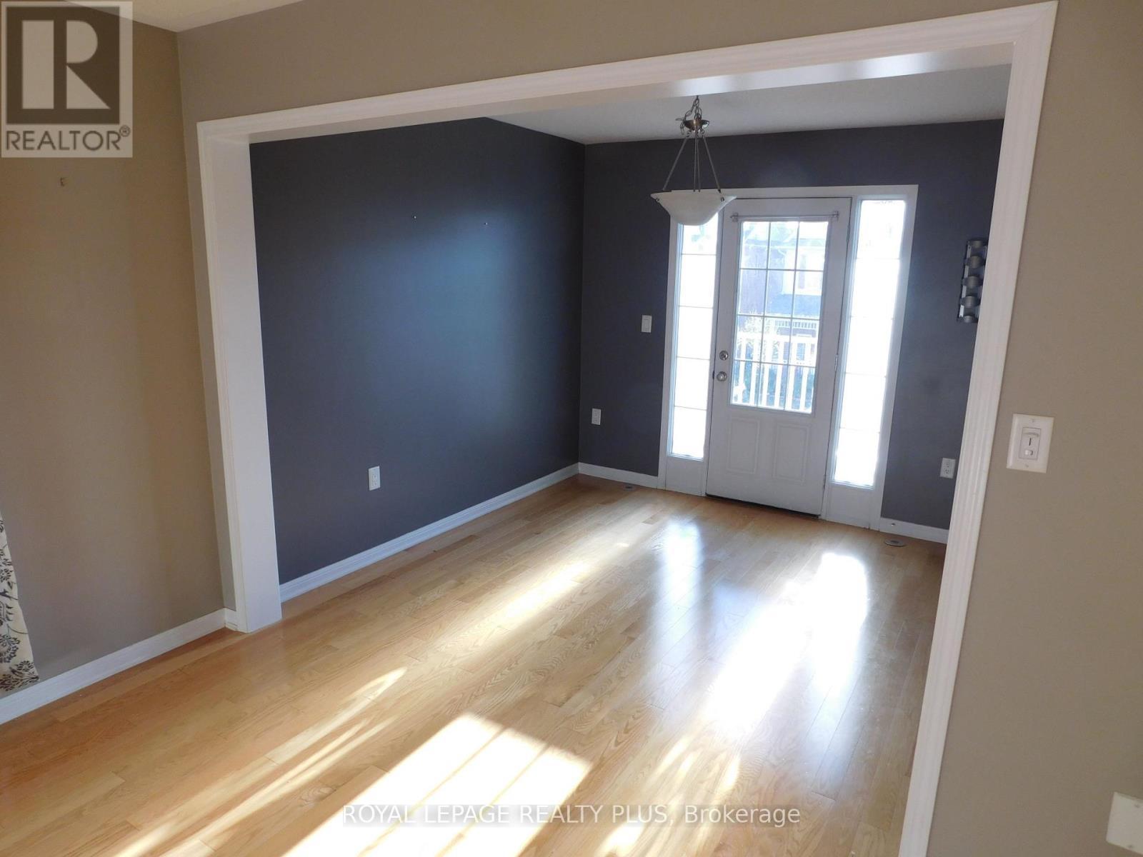 575 Speyer Circle, Milton, ON - Indoor Photo Showing Other Room