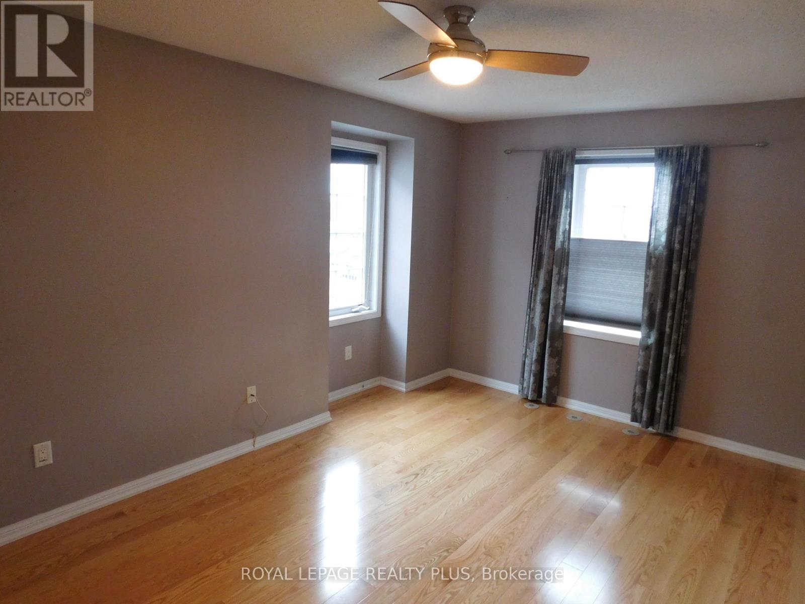 575 Speyer Circle, Milton, ON - Indoor Photo Showing Other Room