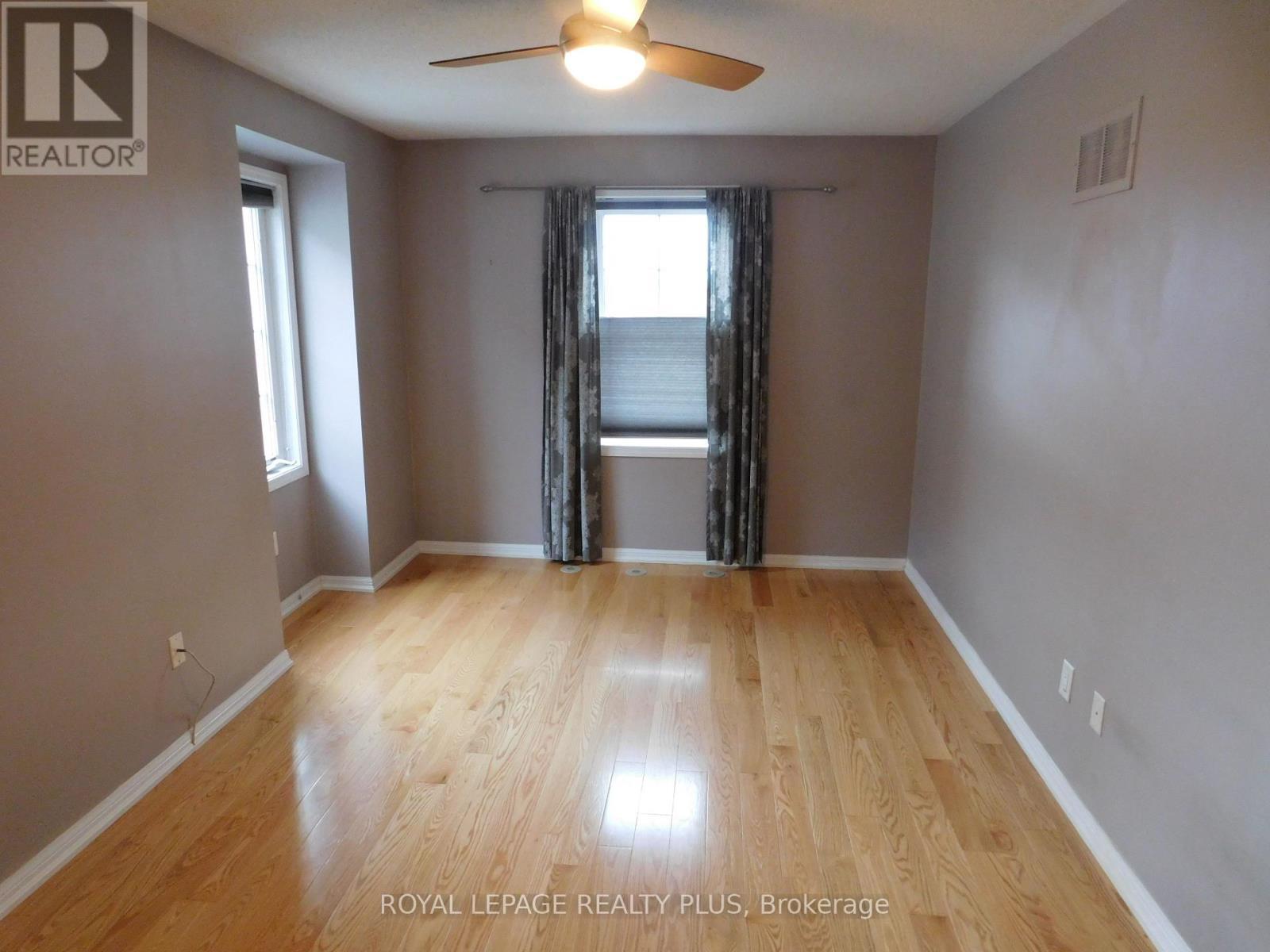 575 Speyer Circle, Milton, ON - Indoor Photo Showing Other Room