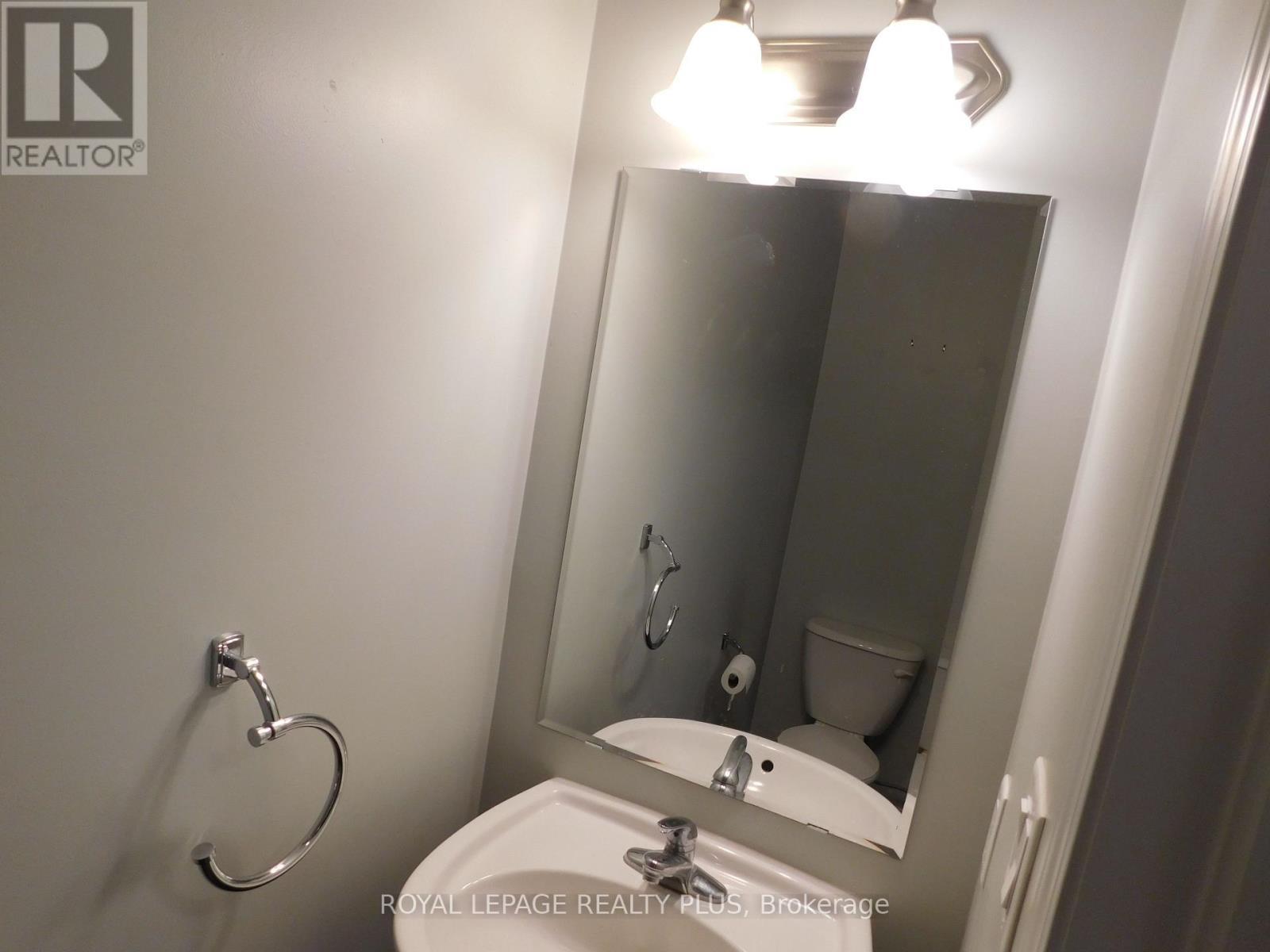 575 Speyer Circle, Milton, ON - Indoor Photo Showing Bathroom