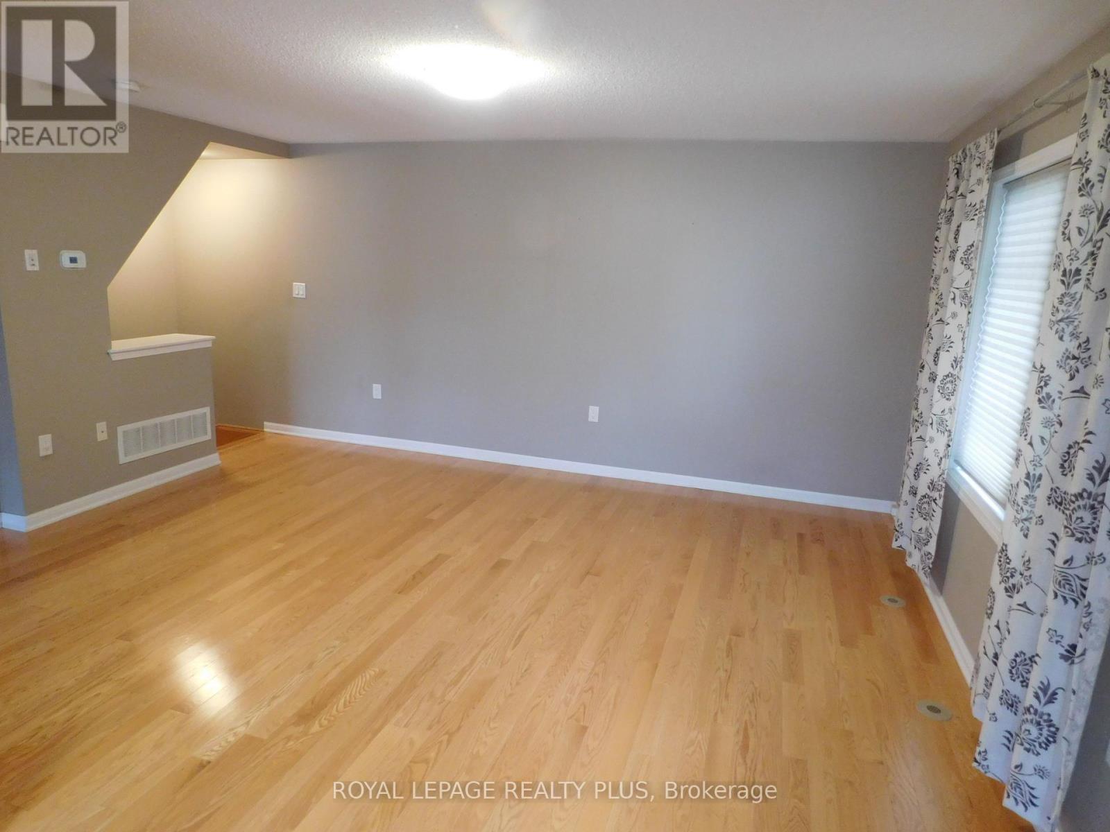 575 Speyer Circle, Milton, ON - Indoor Photo Showing Other Room