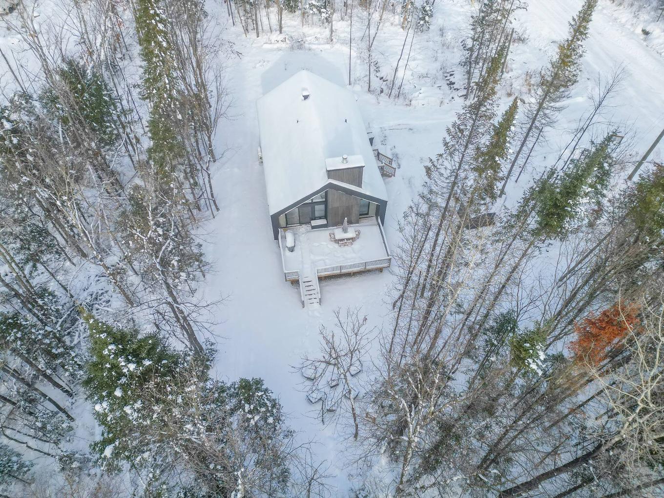 Aerial photo - 215 Ch. Des Chênes, Amherst, QC - Outdoor
