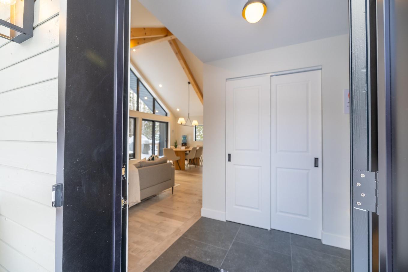 Aerial photo - 215 Ch. Des Chênes, Amherst, QC - Indoor Photo Showing Other Room