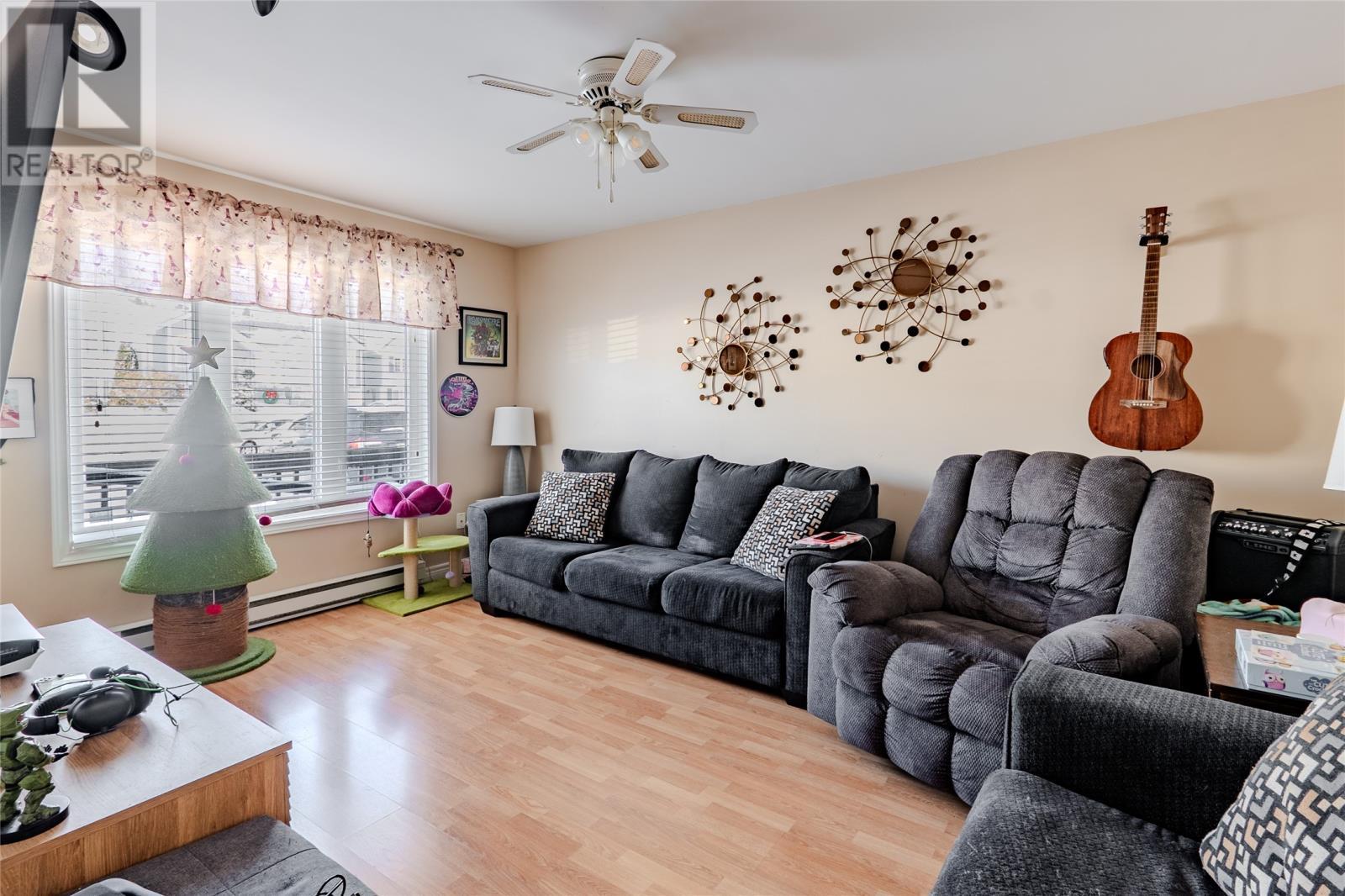 5 Kildare Place, St. John'S, NL - Indoor Photo Showing Living Room