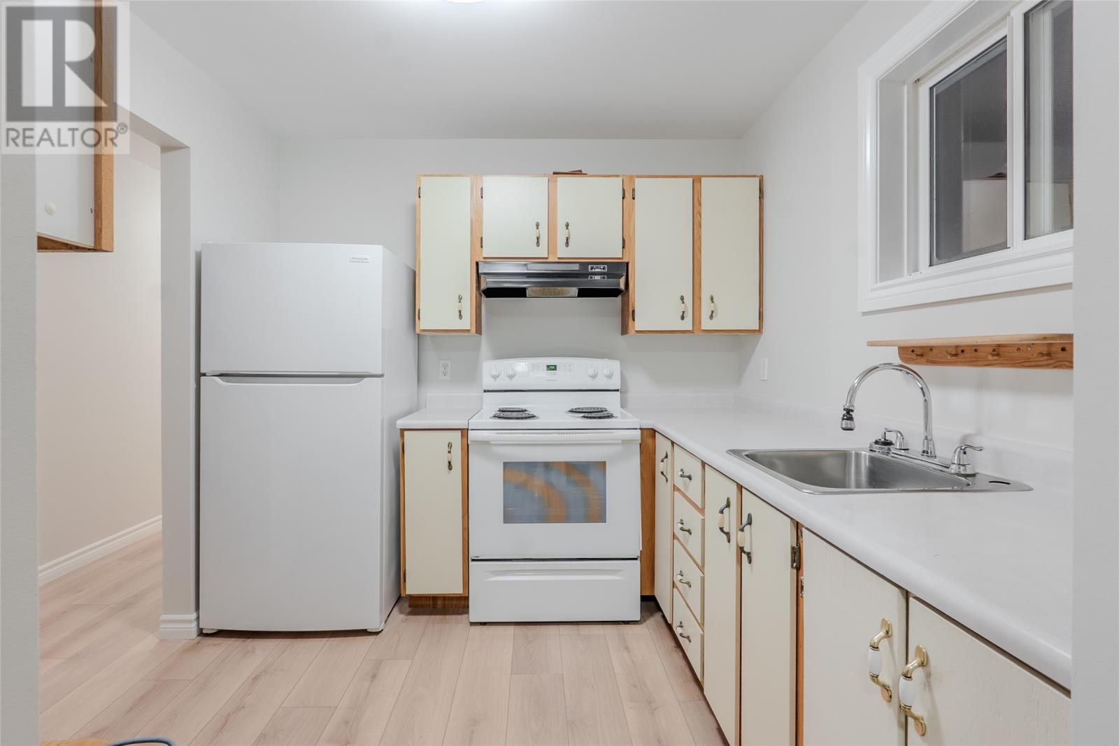 15 Hemmer Jane Drive, Mount Pearl, NL - Indoor Photo Showing Kitchen