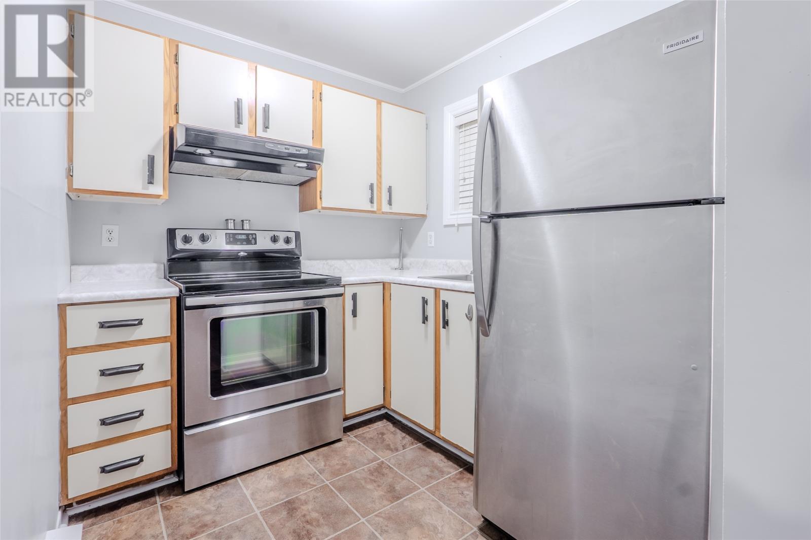 15 Hemmer Jane Drive, Mount Pearl, NL - Indoor Photo Showing Kitchen
