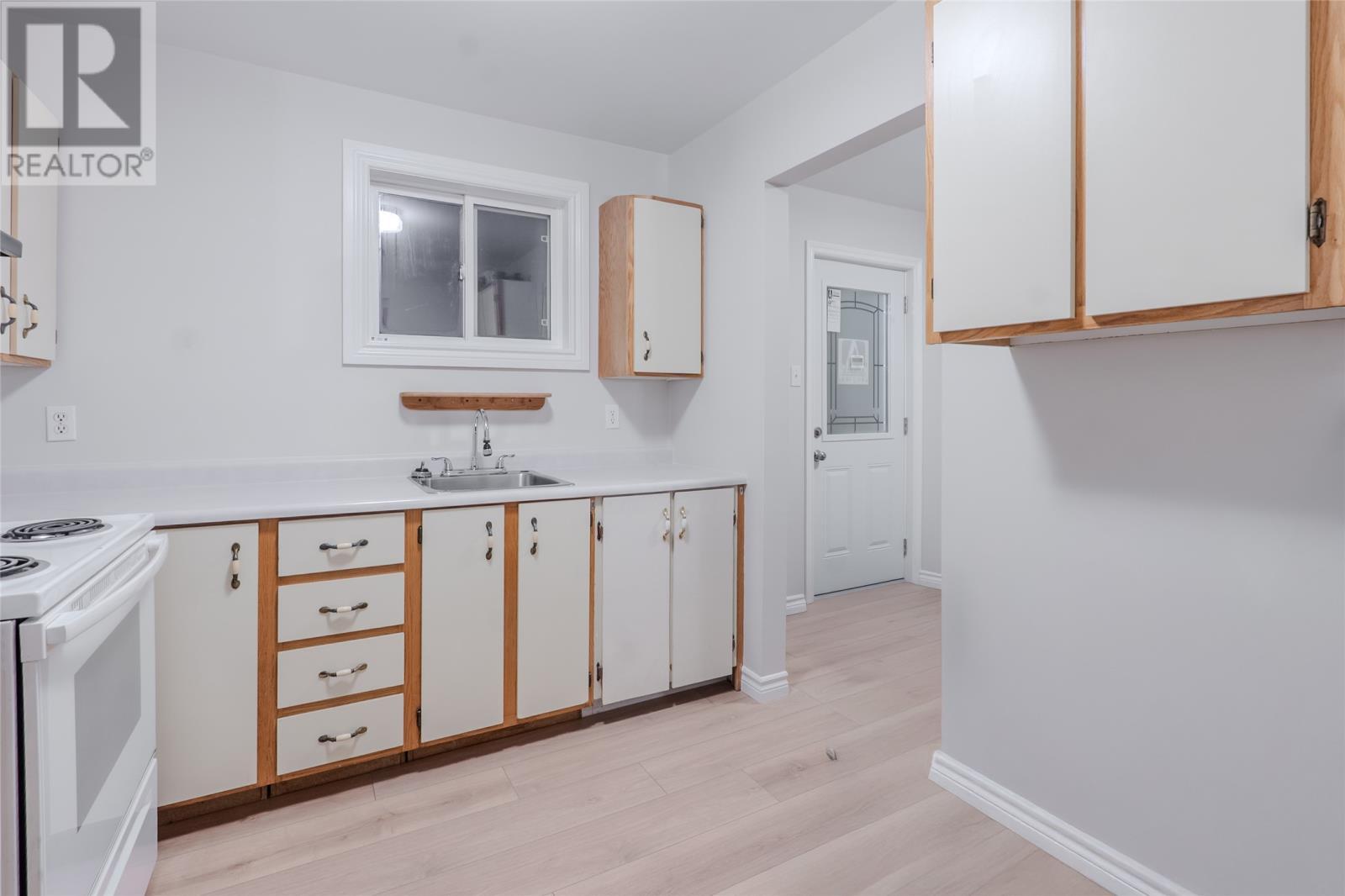 15 Hemmer Jane Drive, Mount Pearl, NL - Indoor Photo Showing Kitchen